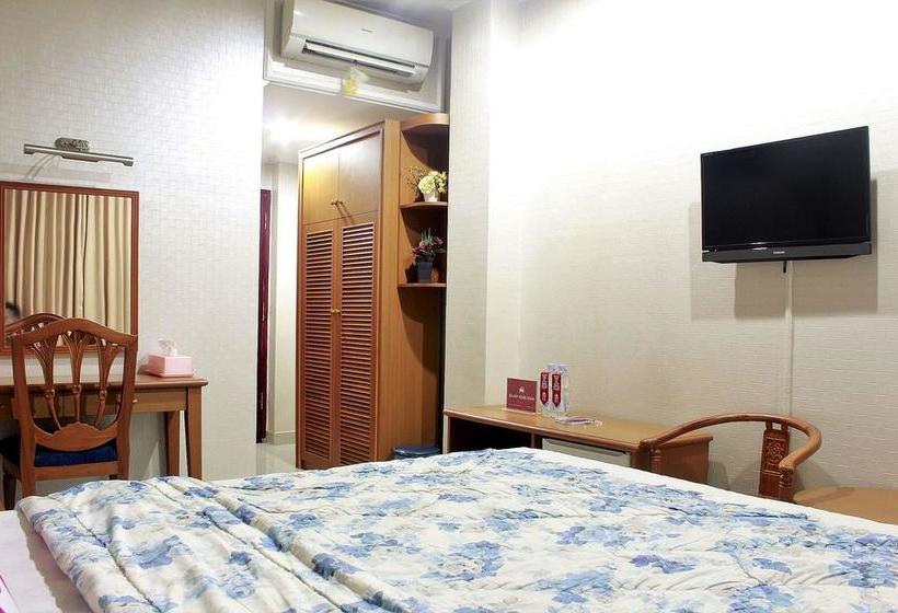 هتل Zen Rooms Sawojajar