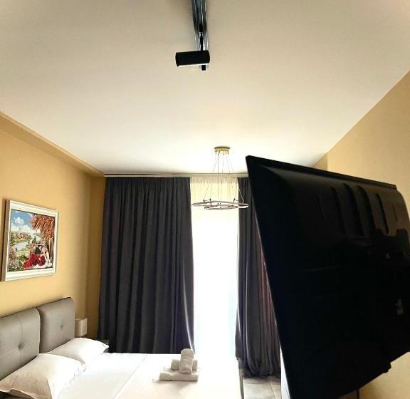 تختخواب و صبحانه Dream In Tirana