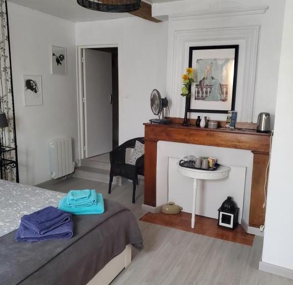 تختخواب و صبحانه La Maison De Margot