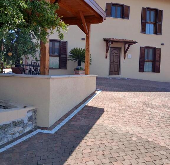 مبيت وإفطار La Rovazzola