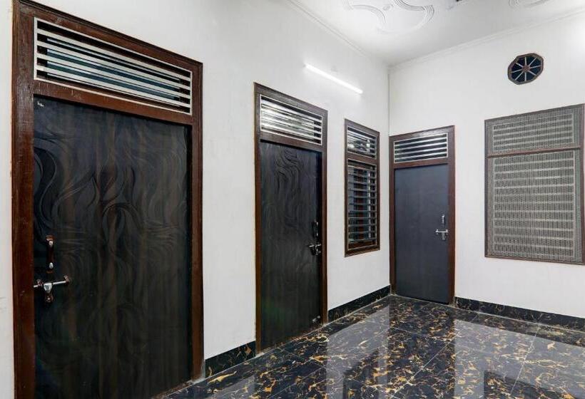 فندق Oyo Moon Sez