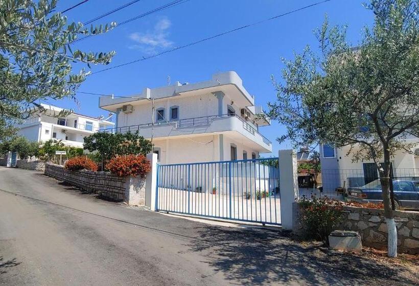هتل Villa Leonel