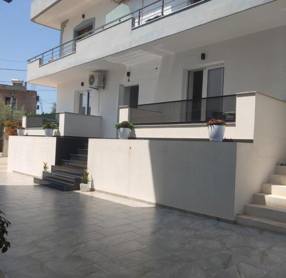 هتل Villa Leonel