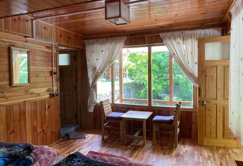 بنسيون Great Escape   Tirthan