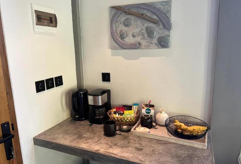 پانسیون Liontree Villa