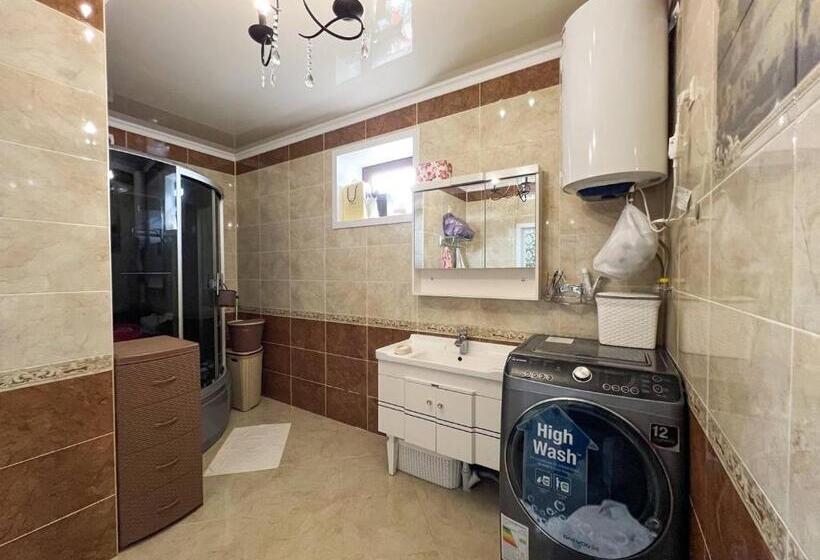 پانسیون Nur Guest House