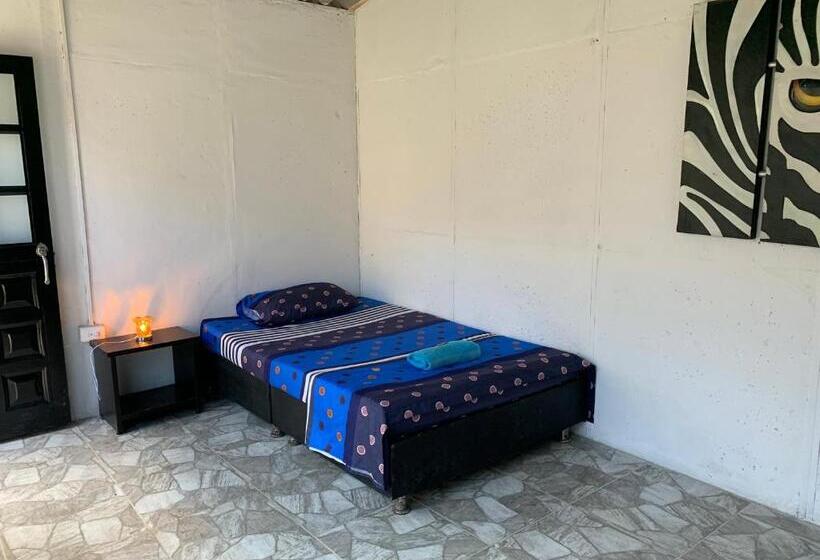 پانسیون Supershorts