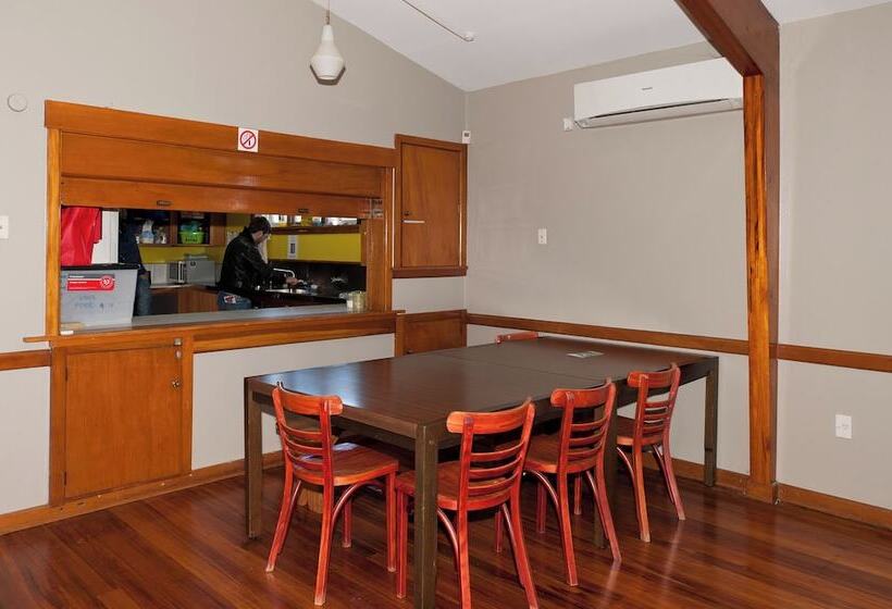 هاستل 85 On Bealey