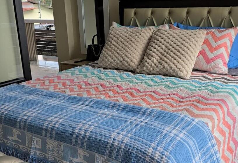 تختخواب و صبحانه El Palacete De La Duqueza , Siéntete Como En La Realeza En Macas