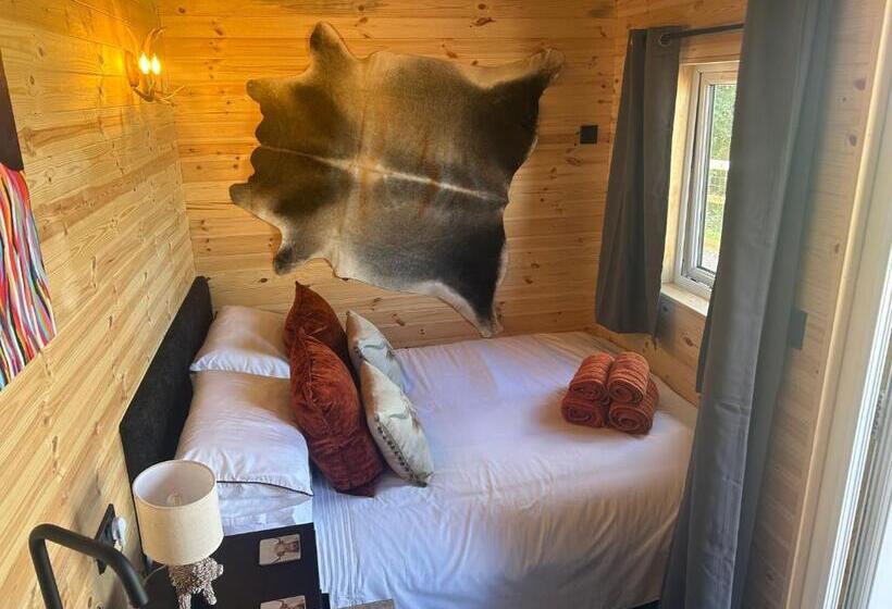 هتل کپسول Maylands Farm Glamping Pod