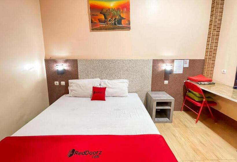 Отель Reddoorz Syariah Near Mall Of Serang