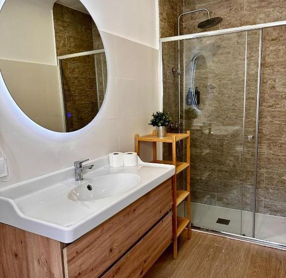 پانسیون Hostal Atuaire Home