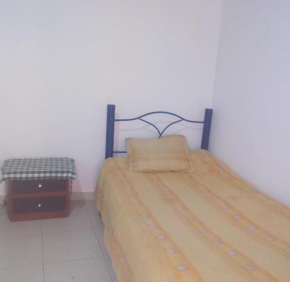 펜션 Hostal Ml Las Tres B