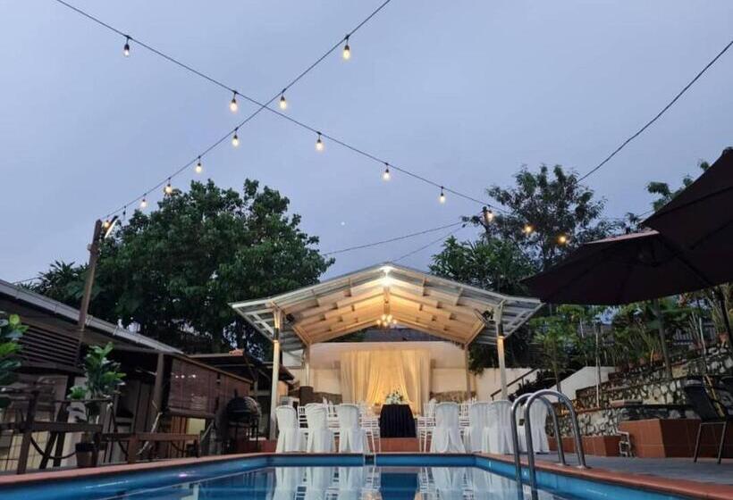فندق صغير Family Studio With Pool In Bangi
