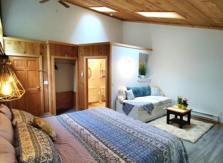 تختخواب و صبحانه Hummingbird Lodge Bnb