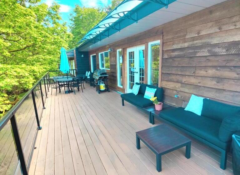 تختخواب و صبحانه Hummingbird Lodge Bnb