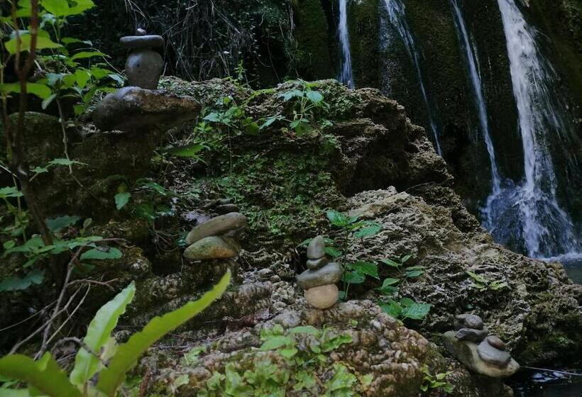 ベッドアンドブレックファースト Montebello Arte E Natura