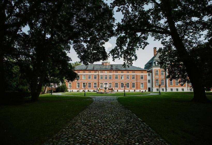住宿加早餐  Schloss Karow