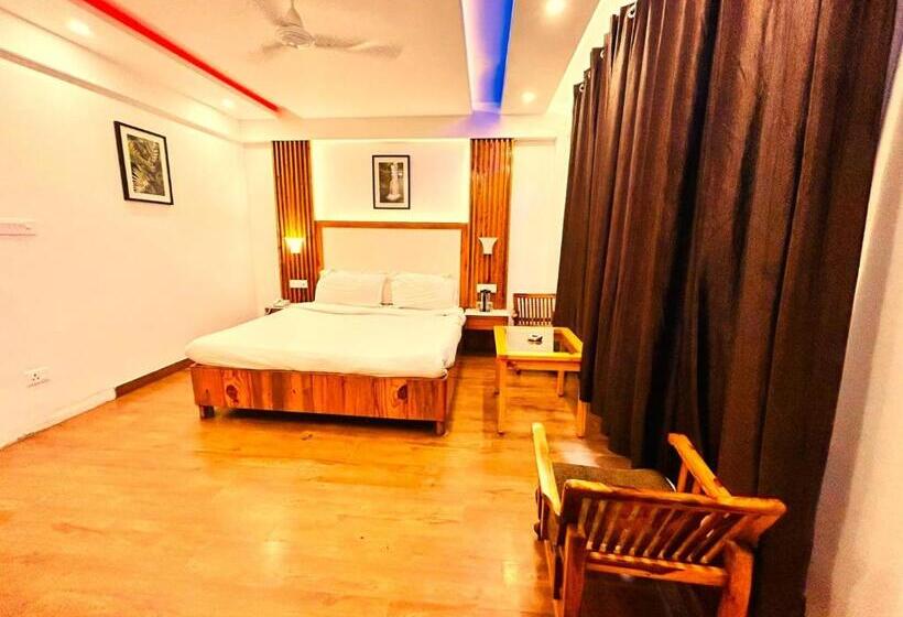 ホテル Dwaper Palace Near Mall Road With Parking