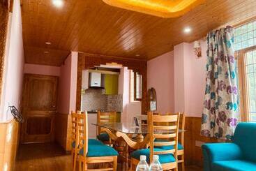 هتل Pine View Cottage & Cafe, Mussoorie Blissful View From Rooms