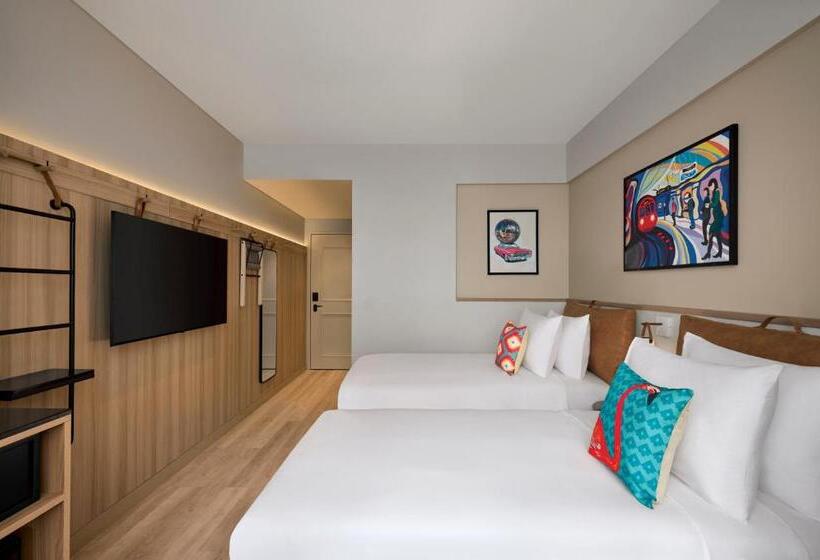 هتل Moxy Mumbai Andheri West