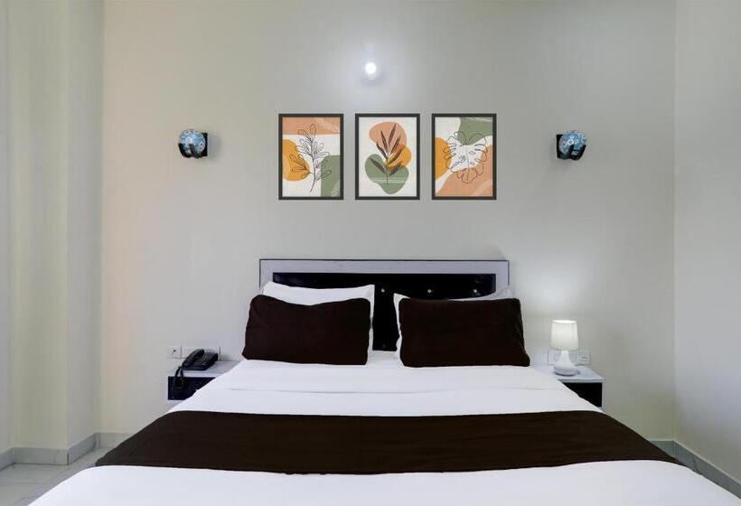 Super Hotel O Banthara Near Airport