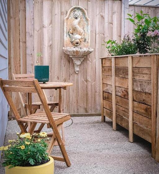 بنسيون Port Fairy Bnb   The Yellow Suite