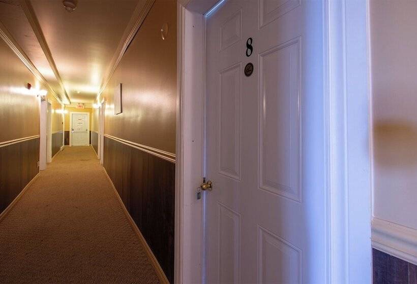 پانسیون Room In Studio   Varenne Hotel Private Double Room 4