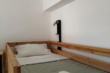 Urbe Sanchina   Hostel & Suites