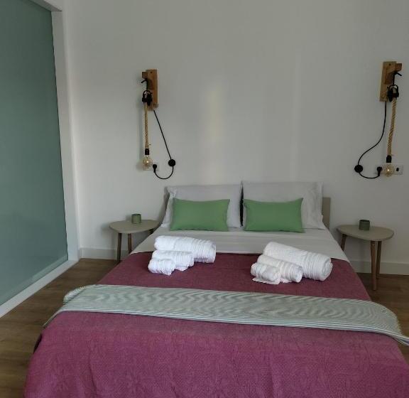 Urbe Sanchina   Hostel & Suites
