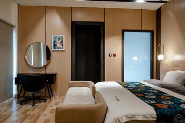 هتل Brickspoint Boutique Apart