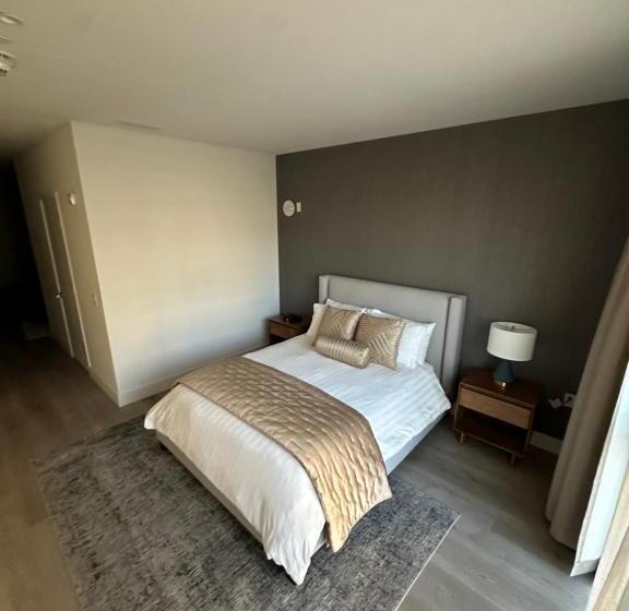 Smart Brickell Deluxe Apartment