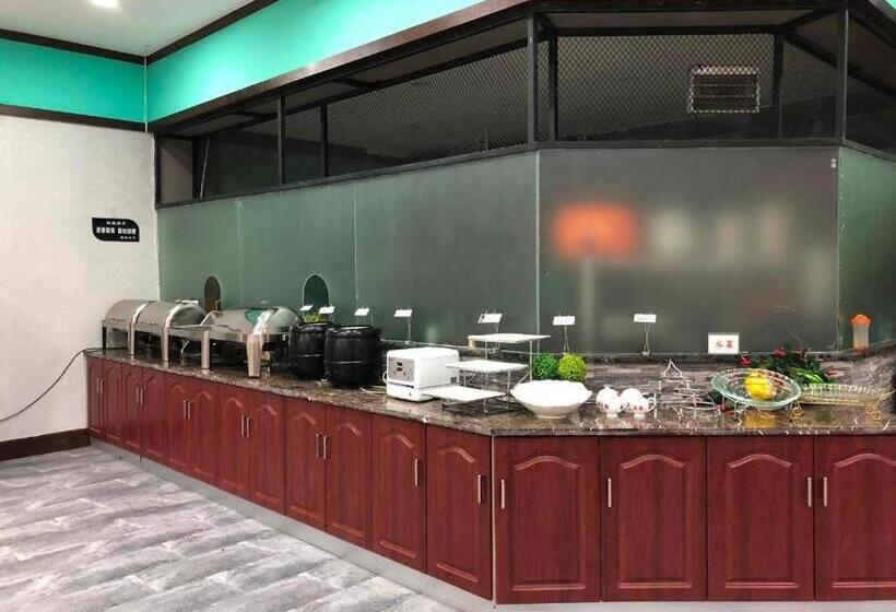 فندق 7days Premium Yichang Railway Station East