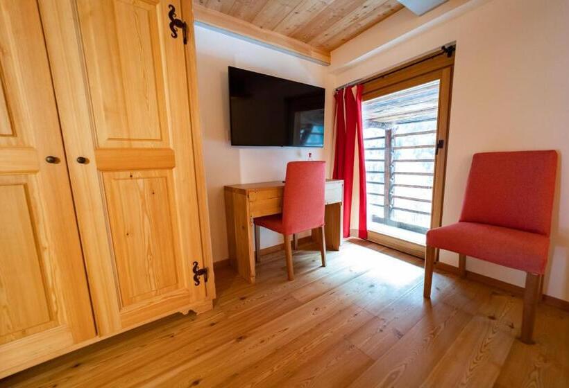هتل Agriturismo Montana Fold