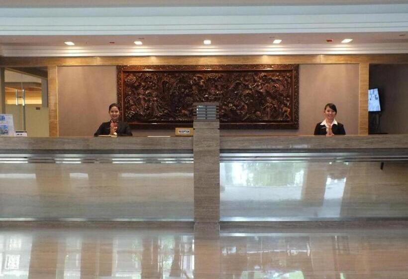 هتل Grand Royal Denai
