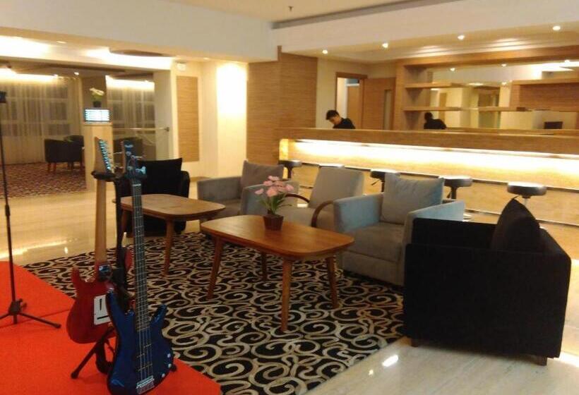 هتل Grand Royal Denai