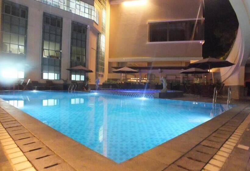 هتل Grand Royal Denai