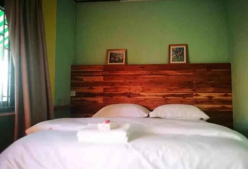 هتل Leng Saysana Guesthouse