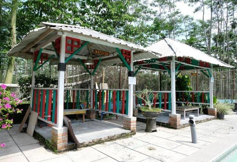 فندق Oyo 563 Damar Mas Resort Lereng Kelud