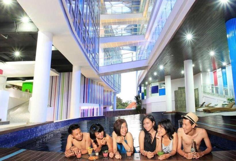 فندق Ramada Encore By Wyndham Kuta Badung
