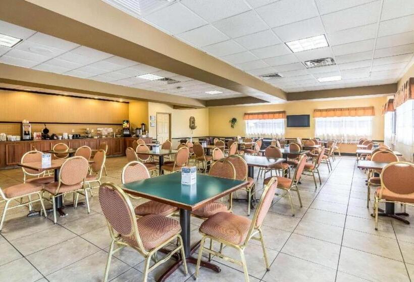 בית מלון כפרי Rodeway Inn And Suites Lakeland