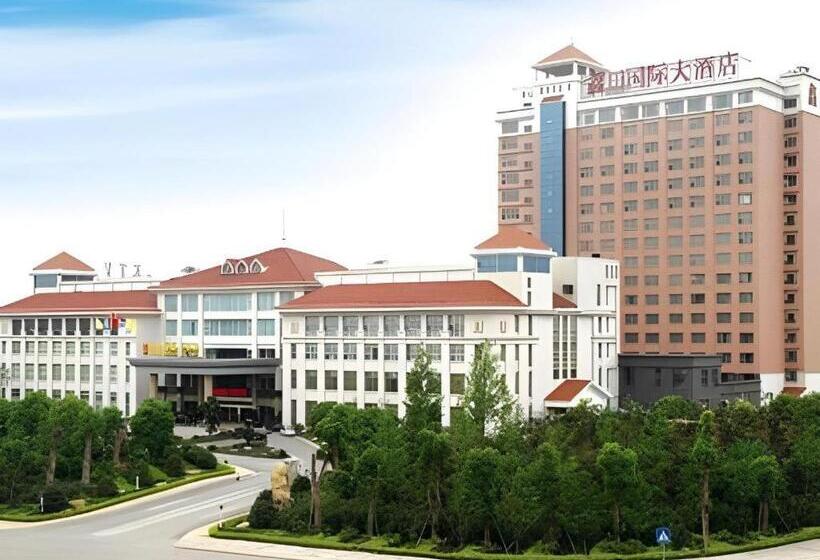 Отель Xiangtan Xintian International