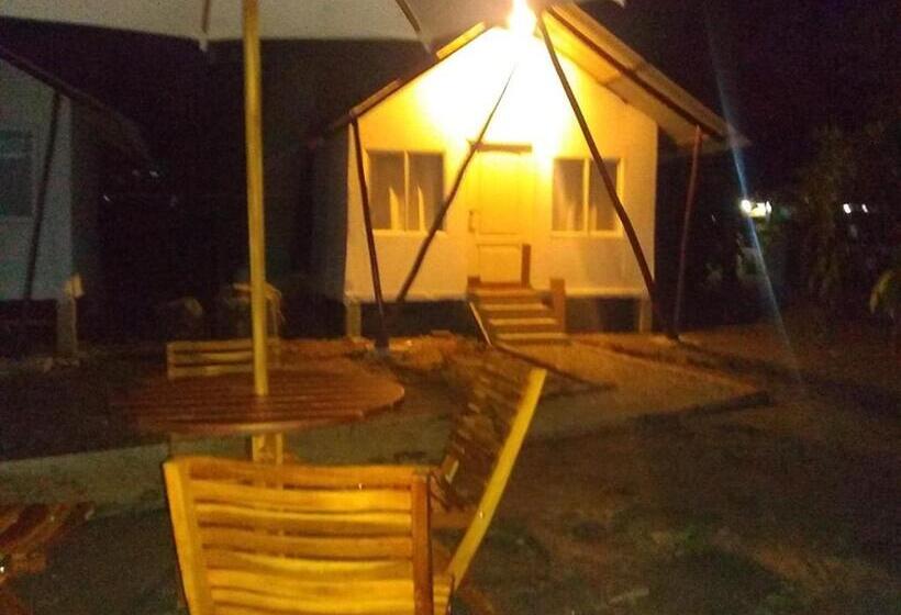 هتل Pacific Blue En Ladrilleros