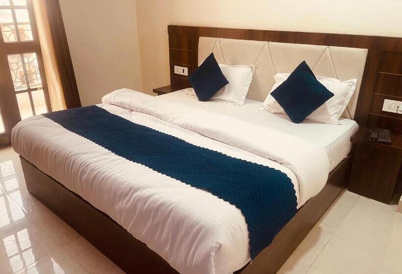 호텔 Divine Ganga Luxury Comfort ! Travellers Delight ! Budget Friendly ! Prime Location ! Guest Favour