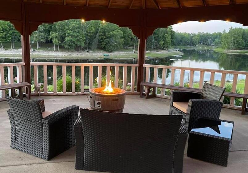 Lost Arrow Resort