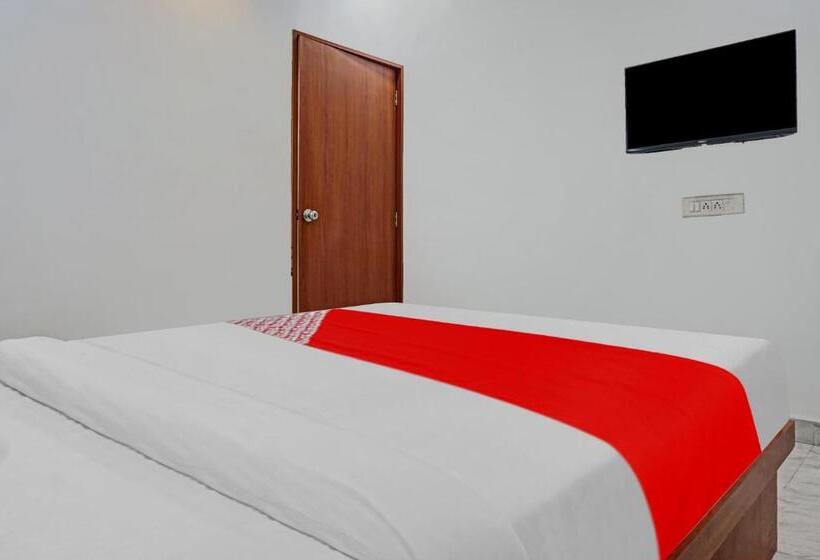 ホテル Oyo Royal Inn