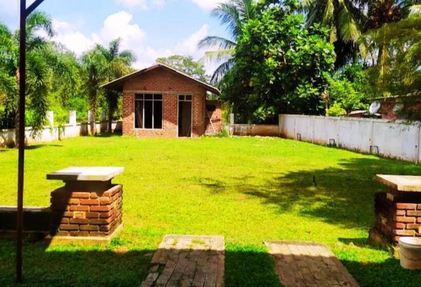 פנסיון Anuradhapura Peacock Garden Holiday Bungalow