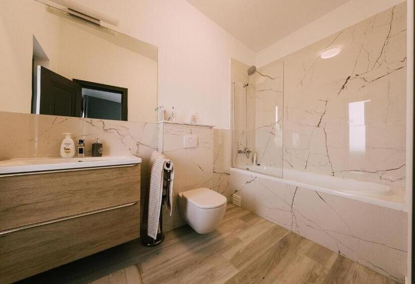 پانسیون Modern Cosy House By Lake View Colibita Resort   Vila C2