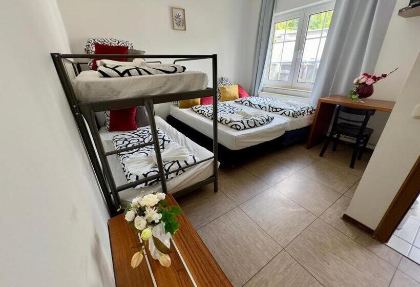 فندق صغير Moji 3 Landhaus Köln