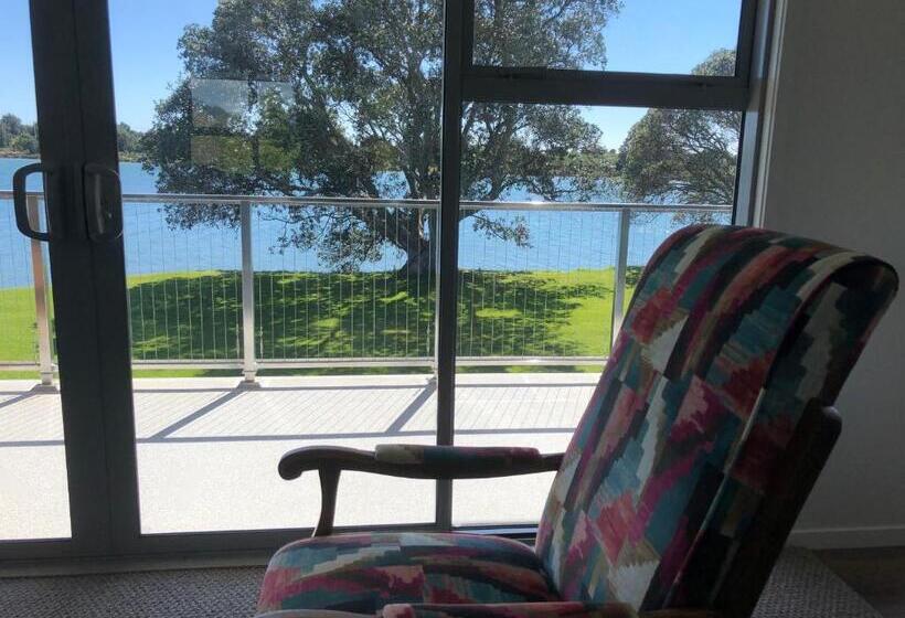 צימר Athenree Beach House